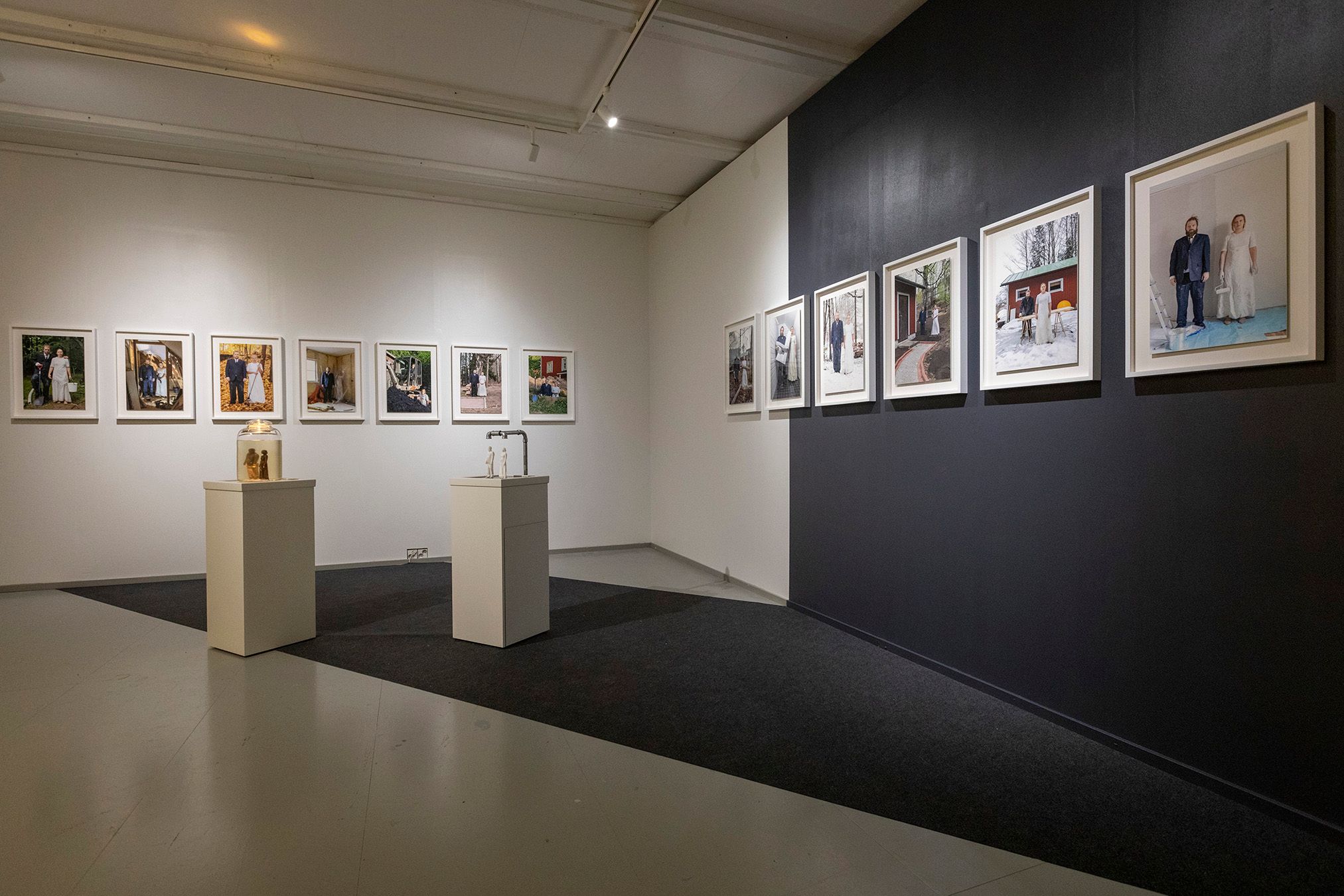 Overview picture from an exhibition.